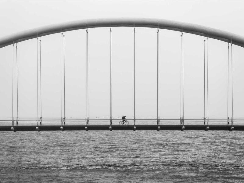 Расклад Таро «Маяк» на принятие решения: как найти путь в тумане сомнений