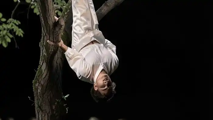 Повешенный в отношениях таро — архетип жертвы и трансформации в древней колоде Уэйта