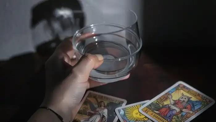 Расклад Таро "чаша" на второго ребенка: схема позиций и символы, показывающие внутренние блоки