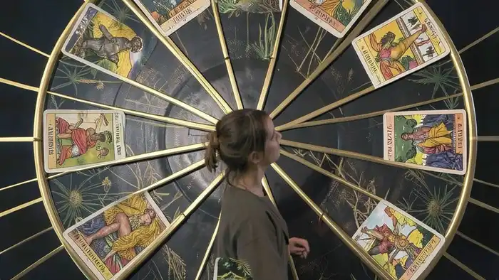 расклад Таро "колесо фортуны" на желание с позициями и картами