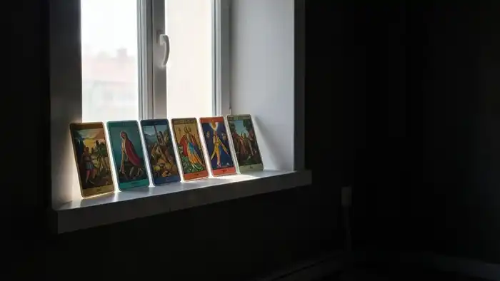 Расклад Таро "окно в будущее" на венец безбрачия — семь карт, показывающих внутренние блокировки любви