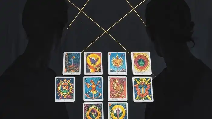 Расклад Таро "он и она" на отношения с 12 позициями, показывающий внутренние роли и тени каждого партнера