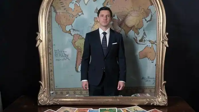 Таро «зеркало души» на карьеру за границей – символический образ