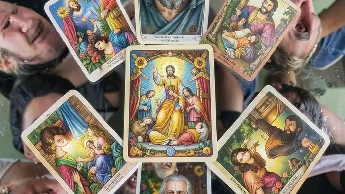 Расклад Таро "зеркало души" на менторство — схема позиций и символика проекций